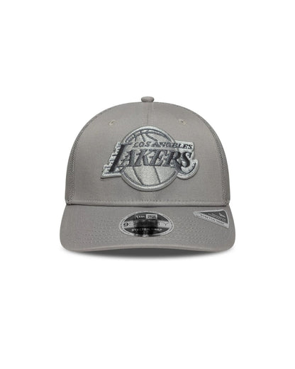 TRUCKER NEW ERA 9SEVENTY LAKERS GRIS