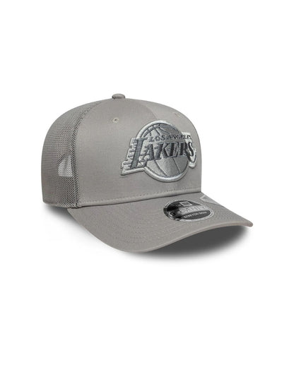 TRUCKER NEW ERA 9SEVENTY LAKERS GRIS