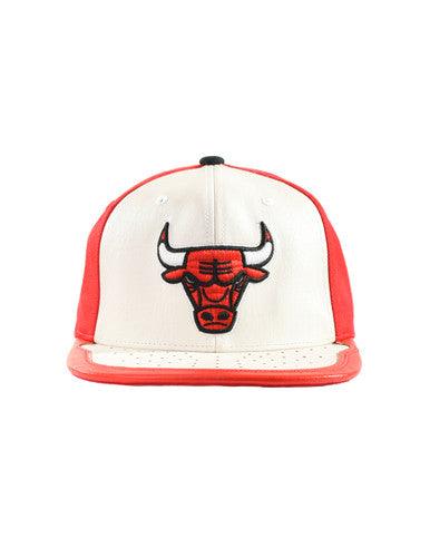 Casquette Mitchell & Ness Snap Cuir Bulls Blanc/Rouge