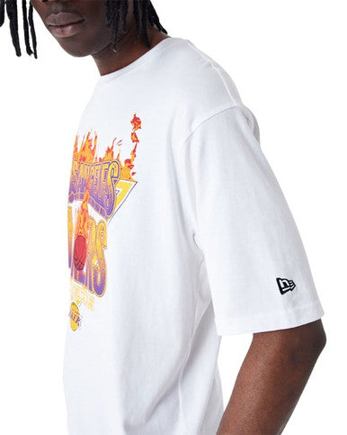 T-shirt Oversize Los Angeles Lakers NBA Flame Graphic BLANC - Cashville